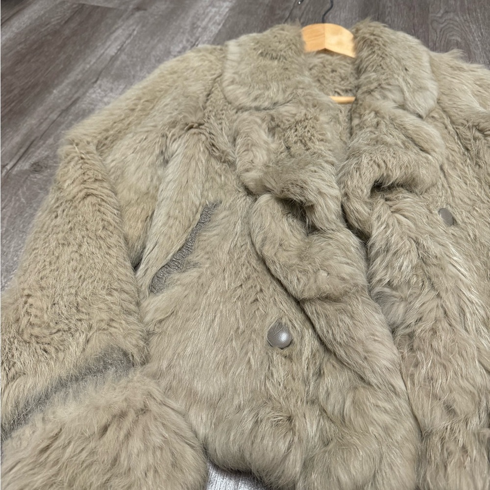 Fur coat - Picture 5 of 12